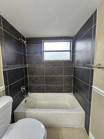1421 WINDORAH Way A, West Palm Beach, FL 33411