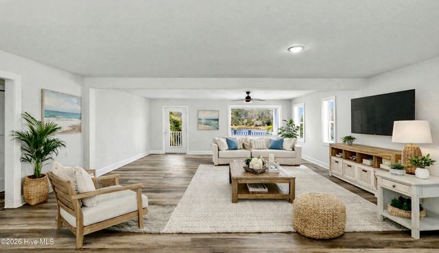 102 SW Yacht Drive, Oak Island, NC 28465