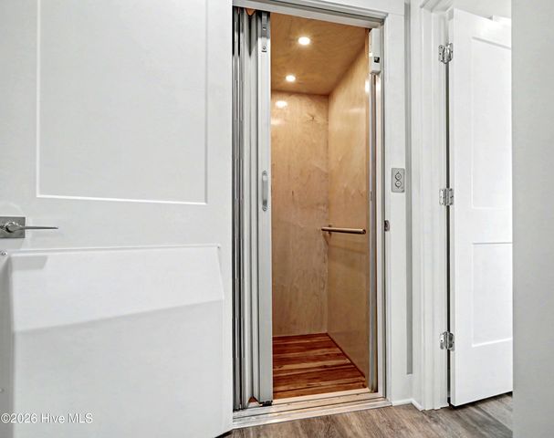 102 SW Yacht Drive, Oak Island, NC 28465