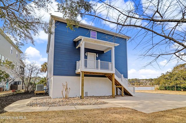102 SW Yacht Drive, Oak Island, NC 28465