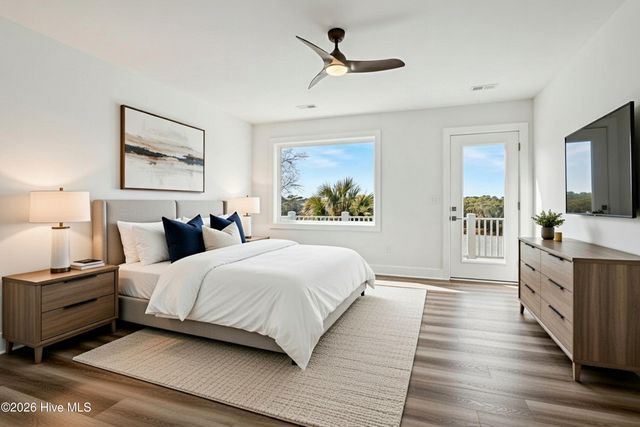 102 SW Yacht Drive, Oak Island, NC 28465