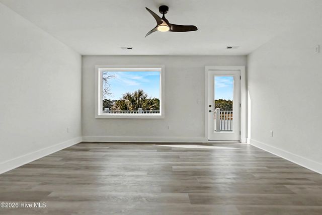 102 SW Yacht Drive, Oak Island, NC 28465