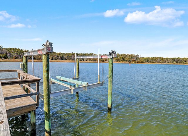 102 SW Yacht Drive, Oak Island, NC 28465