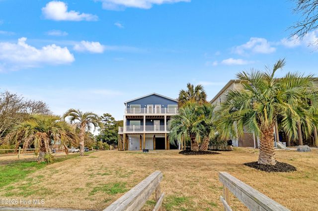 102 SW Yacht Drive, Oak Island, NC 28465
