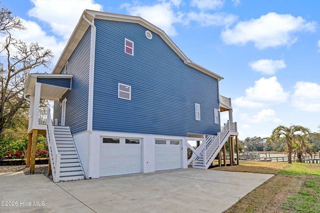 102 SW Yacht Drive, Oak Island, NC 28465