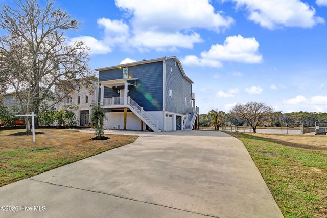 102 SW Yacht Drive, Oak Island, NC 28465