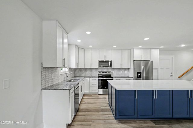 102 SW Yacht Drive, Oak Island, NC 28465