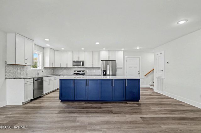 102 SW Yacht Drive, Oak Island, NC 28465