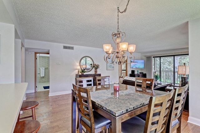 130 Brackenwood Road, Palm Beach Gardens, FL 33418