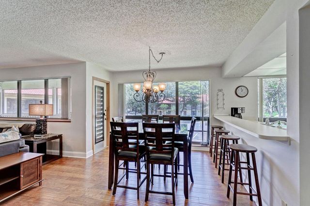 130 Brackenwood Road, Palm Beach Gardens, FL 33418