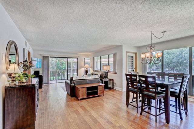 130 Brackenwood Road, Palm Beach Gardens, FL 33418