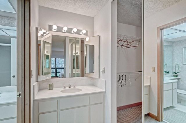 130 Brackenwood Road, Palm Beach Gardens, FL 33418