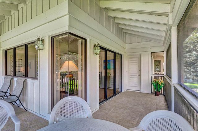 130 Brackenwood Road, Palm Beach Gardens, FL 33418