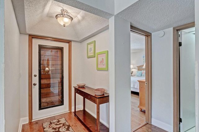 130 Brackenwood Road, Palm Beach Gardens, FL 33418