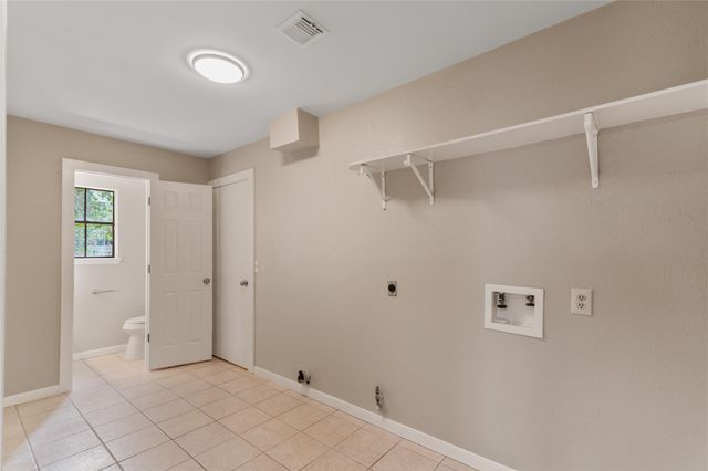 10 White Fawn Drive, Spring, TX 77381