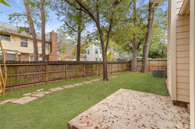 10 White Fawn Drive, Spring, TX 77381