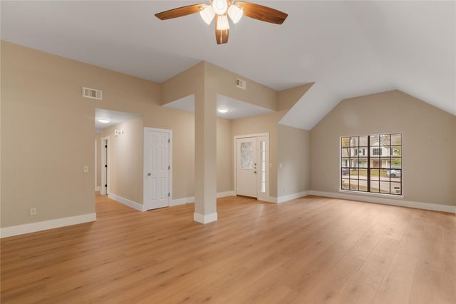 10 White Fawn Drive, Spring, TX 77381