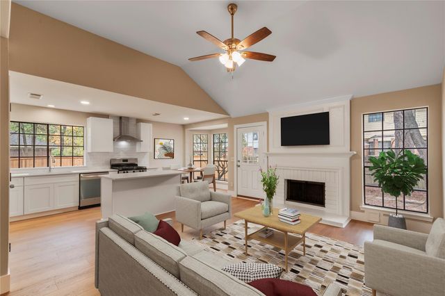 10 White Fawn Drive, Spring, TX 77381