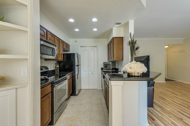 6000 Shepherd Mountain CV 807, Austin, TX 78730