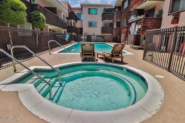 5349 Newcastle Avenue 28, Encino, CA 91316