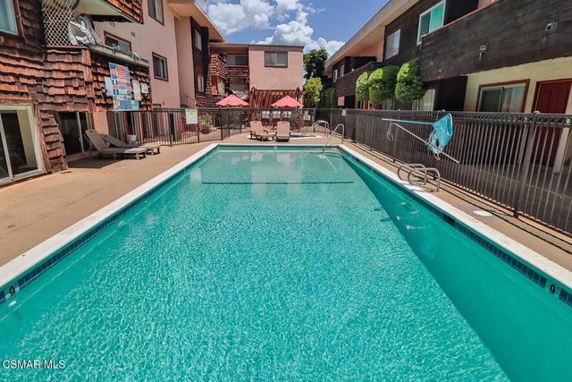 5349 Newcastle Avenue 28, Encino, CA 91316