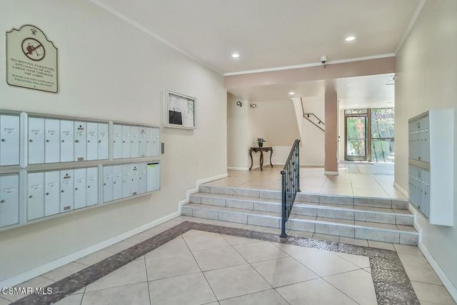 5349 Newcastle Avenue 28, Encino, CA 91316