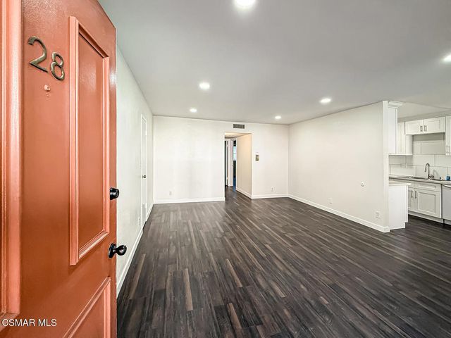 5349 Newcastle Avenue 28, Encino, CA 91316