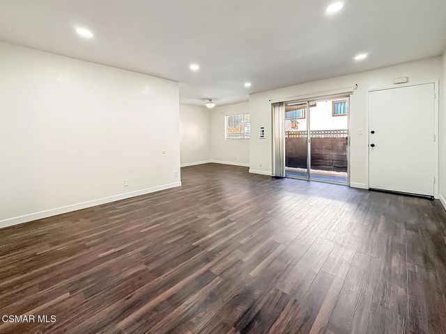 5349 Newcastle Avenue 28, Encino, CA 91316