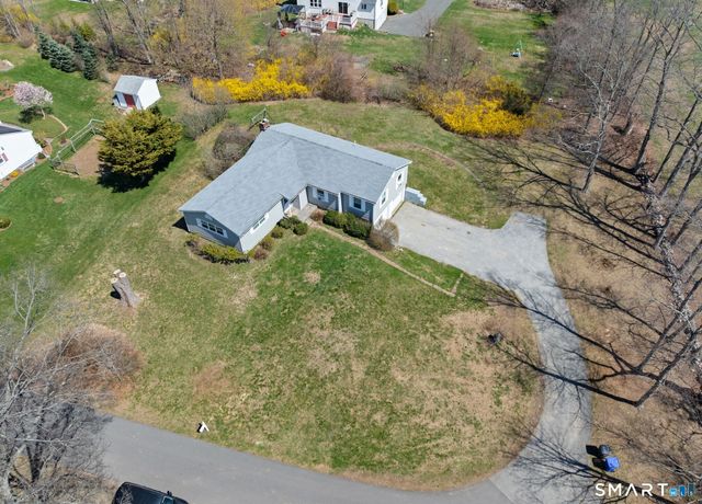 9 Evas Drive, Brookfield, CT 06804