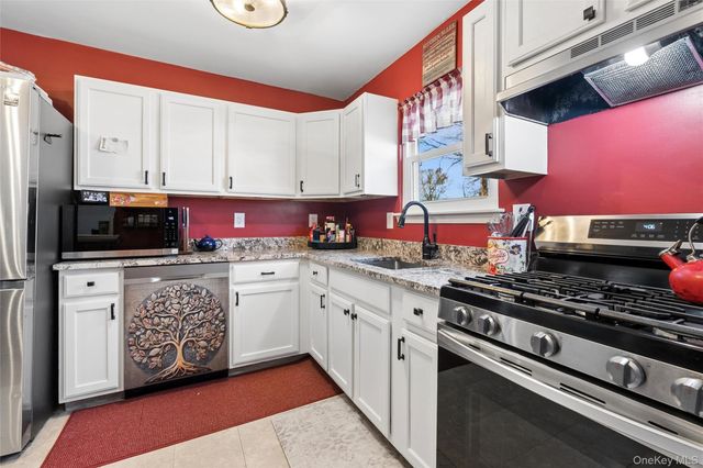 19 Flintlock Drive, Shirley, NY 11967