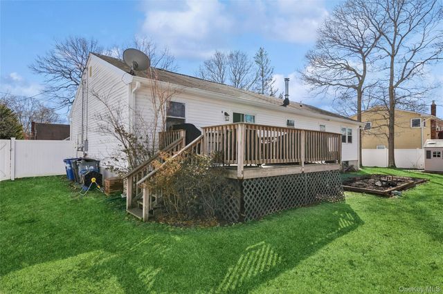 19 Flintlock Drive, Shirley, NY 11967