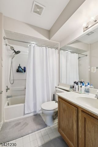 1634 Waterford Dr 1634, Edison Twp., NJ 08817