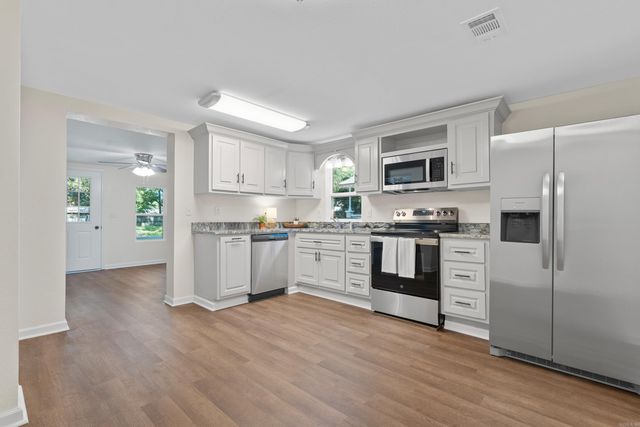 823 Cherry Lane, Malvern, AR 72104