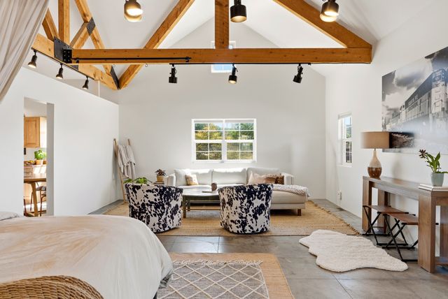 139 Old Lamy Trail, Lamy, NM 87540