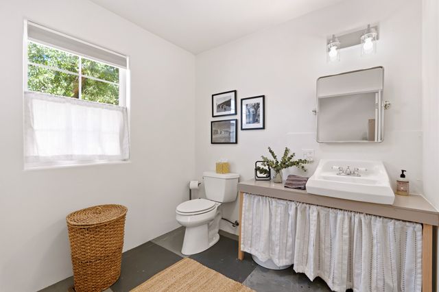 139 Old Lamy Trail, Lamy, NM 87540
