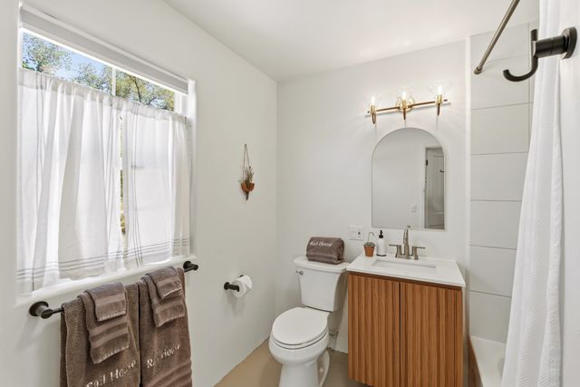 139 Old Lamy Trail, Lamy, NM 87540