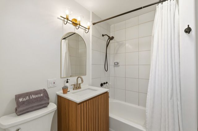 139 Old Lamy Trail, Lamy, NM 87540