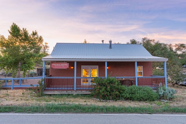 139 Old Lamy Trail, Lamy, NM 87540