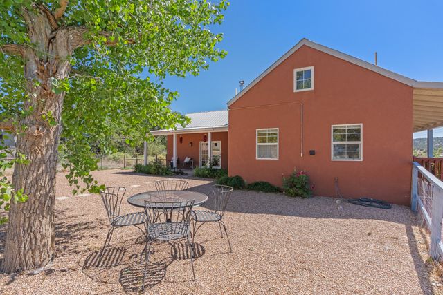 139 Old Lamy Trail, Lamy, NM 87540