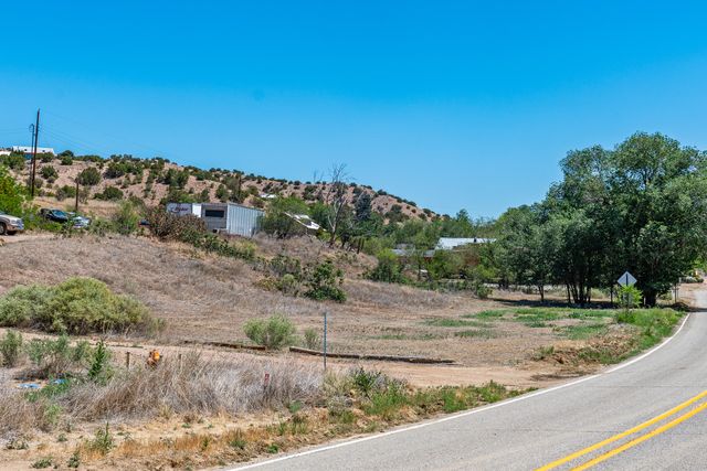 139 Old Lamy Trail, Lamy, NM 87540