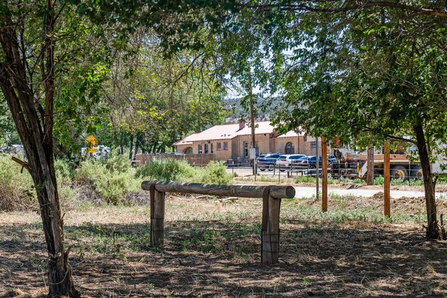 139 Old Lamy Trail, Lamy, NM 87540