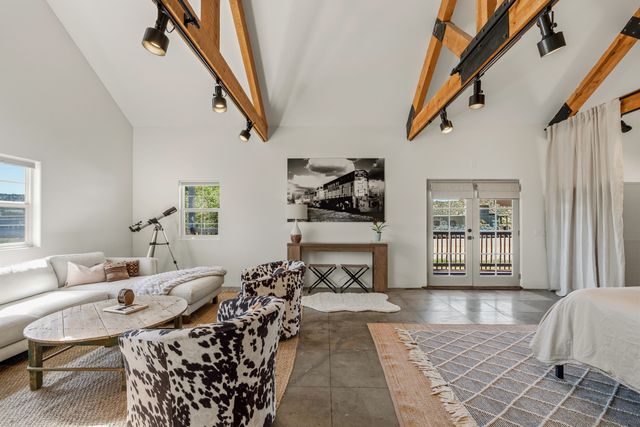 139 Old Lamy Trail, Lamy, NM 87540