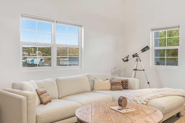 139 Old Lamy Trail, Lamy, NM 87540