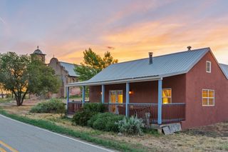 139 Old Lamy Trail, Lamy, NM 87540