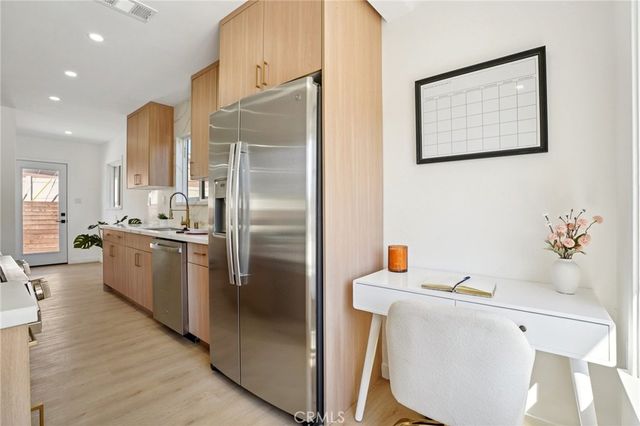 13907 13909 Wyandotte Street, Van Nuys, CA 91405