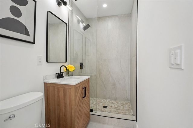 13907 13909 Wyandotte Street, Van Nuys, CA 91405