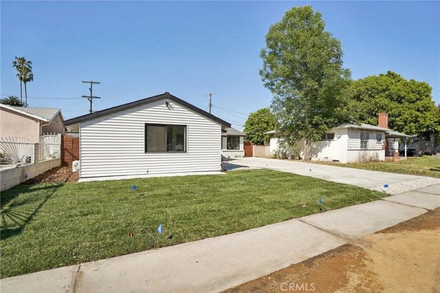 13907 13909 Wyandotte Street, Van Nuys, CA 91405