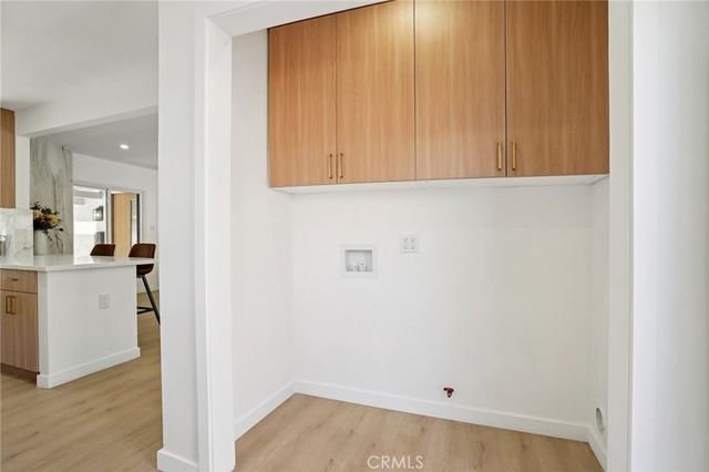 13907 13909 Wyandotte Street, Van Nuys, CA 91405