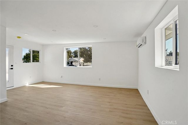 13907 13909 Wyandotte Street, Van Nuys, CA 91405