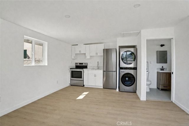 13907 13909 Wyandotte Street, Van Nuys, CA 91405